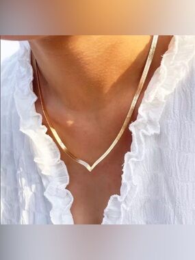 “Weekender" Minimalist Choker Business Casual-Weekend Gold Silver Gift Necklace